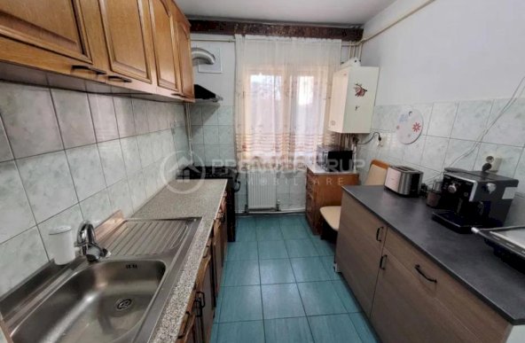 Etaj 2! Apartament 3 camere, Podu Ros, fără risc