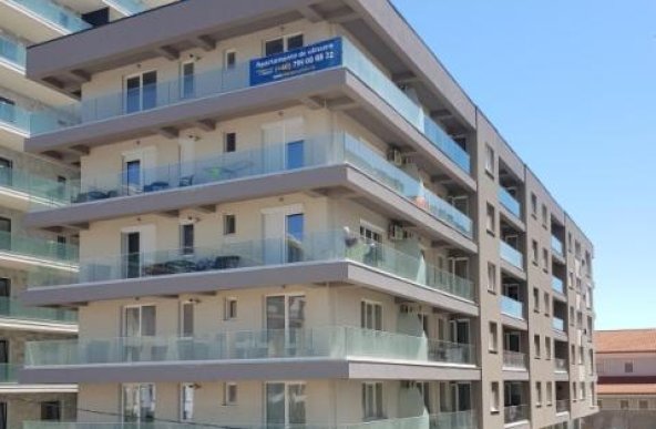 2 Camere Mamaia Nord cu vedere frontala la Mare | Mobilat si utilat 