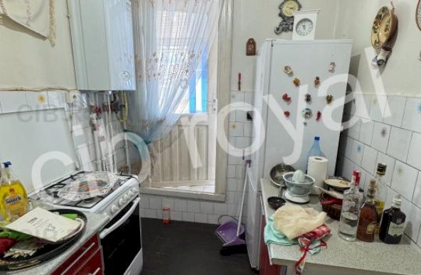 Vand apartament 3 camere,3 terase,2 bai,parc Cismigiu,cu intrare chiar din parc,Str. Brezoianu