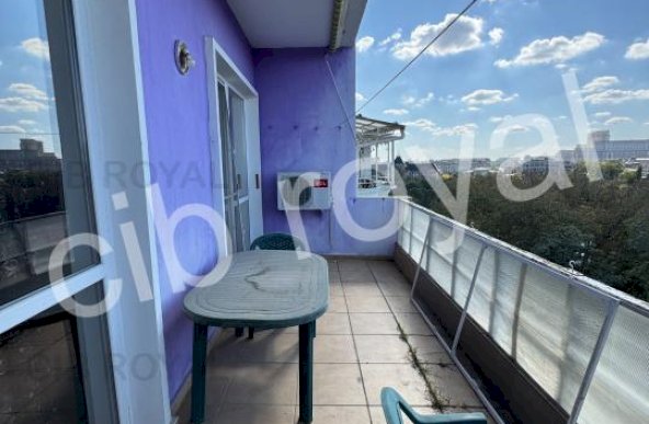 Vand apartament 3 camere,3 terase,2 bai,parc Cismigiu,cu intrare chiar din parc,Str. Brezoianu