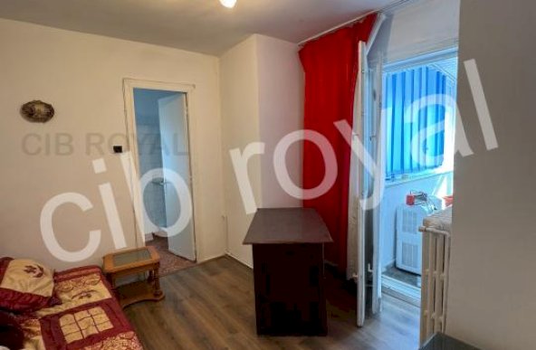 Vand apartament 3 camere,3 terase,2 bai,parc Cismigiu,cu intrare chiar din parc,Str. Brezoianu