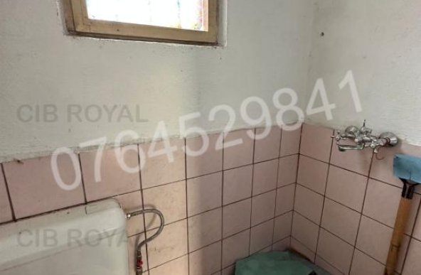 Casa curte,3 camere,p+pod,50 mp utili,zona Teiul Doamnei-Maica Domnului,Str. Grigore Ionescu nr. 60