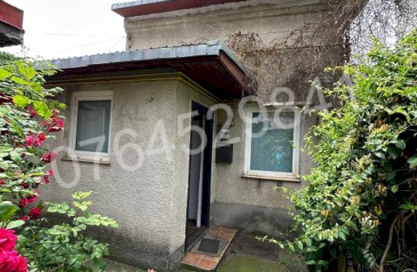 Casa curte,3 camere,p+pod,50 mp utili,zona Teiul Doamnei-Maica Domnului,Str. Grigore Ionescu nr. 60