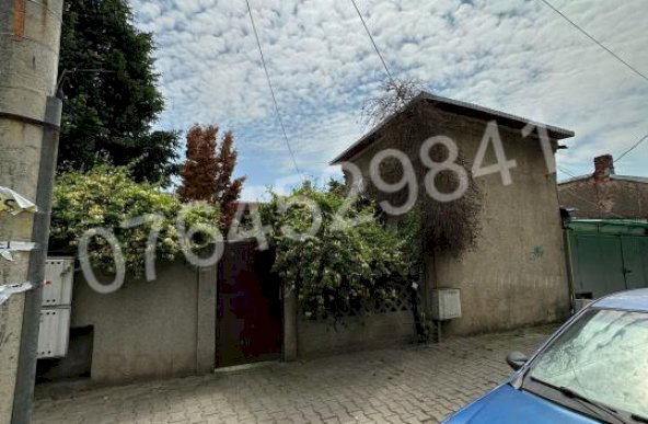 Casa curte,3 camere,p+pod,50 mp utili,zona Teiul Doamnei-Maica Domnului,Str. Grigore Ionescu nr. 60