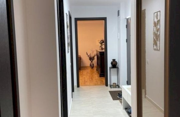 Vand apartament 2 camere,zona rond Alba Iulia-Decebal,Str. Caloian Județul