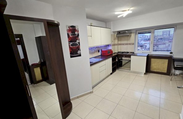 Vanzare apartament 2 camere,B-dul. Unirii nr 75. zona rond Alba Iulia-Decebal