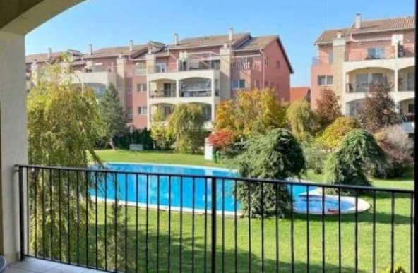 Inchiriere apartament 3 camere cu acces la piscina