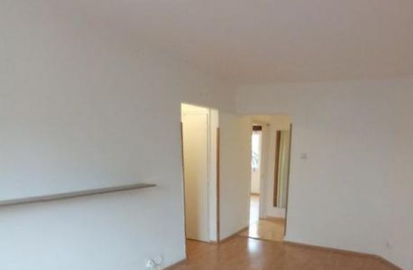 Închiriez apartament 3 camere nemobilat Str Avionului Sector 1