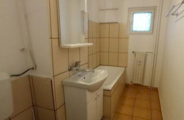 Închiriez apartament 3 camere nemobilat Str Avionului Sector 1