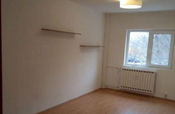 Închiriez apartament 3 camere nemobilat Str Avionului Sector 1