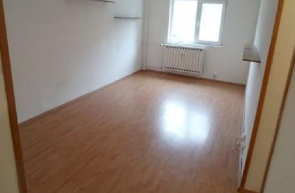 Închiriez apartament 3 camere nemobilat Str Avionului Sector 1