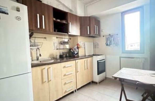 Apartament de Închiriat 3 Camere Bucurestii Noi