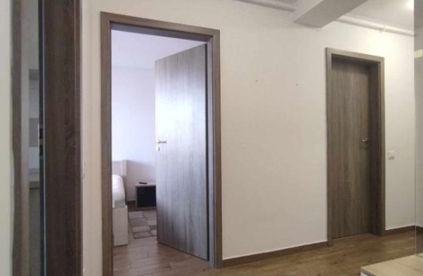 Inchiriem apartament 2 camere foarte bine intretinut zona Coresi