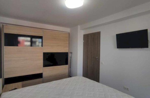 Inchiriem apartament 2 camere foarte bine intretinut zona Coresi