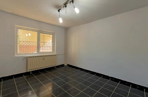 Decebal Piata Muncii Apartament 4 camere locuit firma