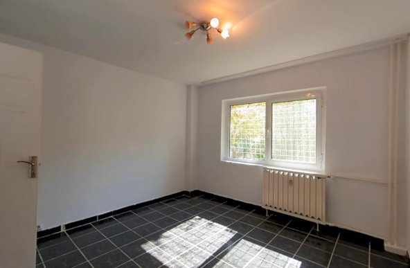 Decebal Piata Muncii Apartament 4 camere locuit firma