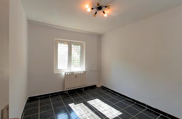 Decebal Piata Muncii Apartament 4 camere locuit firma