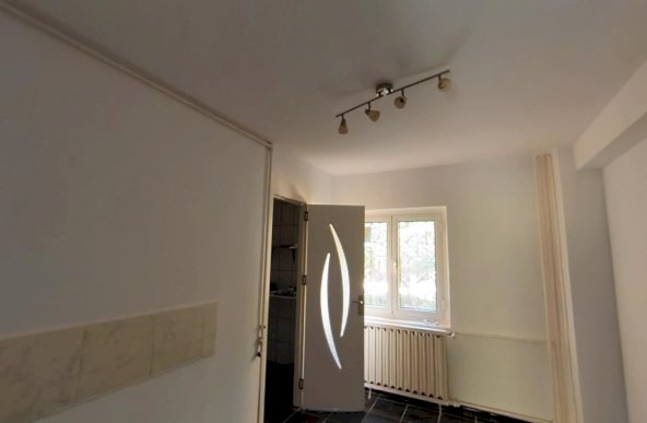 Decebal Piata Muncii Apartament 4 camere locuit firma