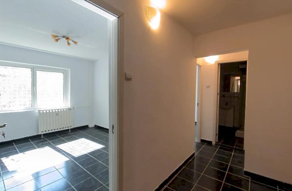 Decebal Piata Muncii Apartament 4 camere locuit firma