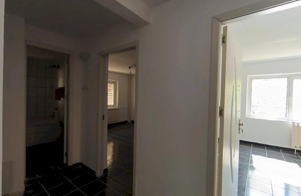 Decebal Piata Muncii Apartament 4 camere locuit firma