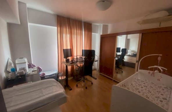 Apartament 3 camere- Calea Calarasilor - Biserica Delea Noua, Mega Image