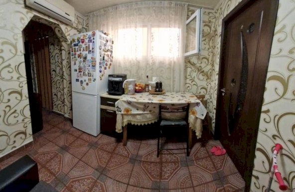 Apartament 2 camere decomandat  Dristor, Ramnicu Sarat, scoala 87 Mihai Botez