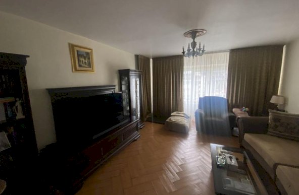 Apartament 3 camere- Calea Calarasilor - Biserica Delea Noua, Mega Image