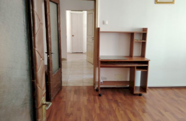 Basarabia  Titan vanzare apartament 3 camere