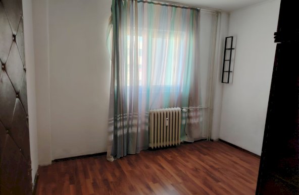 Basarabia  Titan vanzare apartament 3 camere