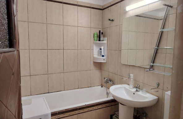 Basarabia  Titan vanzare apartament 3 camere