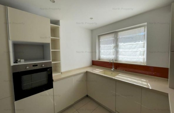 Vila lux 3 camere in Cosmopolis