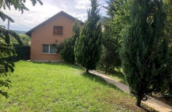 Casa 6 camere in Valenii de Munte.