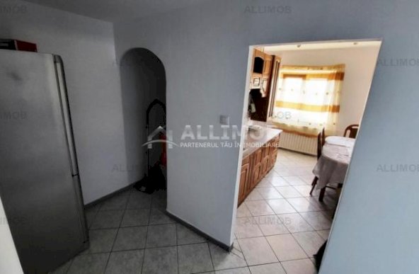 Apartament 3 camere mobilat si utilat, zona ultracentrala, Ploiesti