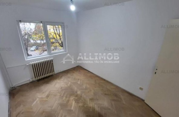 Apartament 3 camere, semidecomandat, zona Vest, Ploiesti