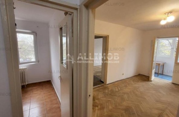 Apartament 3 camere, semidecomandat, zona Vest, Ploiesti