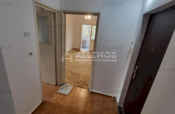 Apartament 3 camere, semidecomandat, zona Vest, Ploiesti