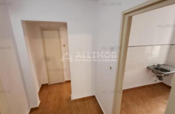 Apartament 3 camere, semidecomandat, zona Vest, Ploiesti