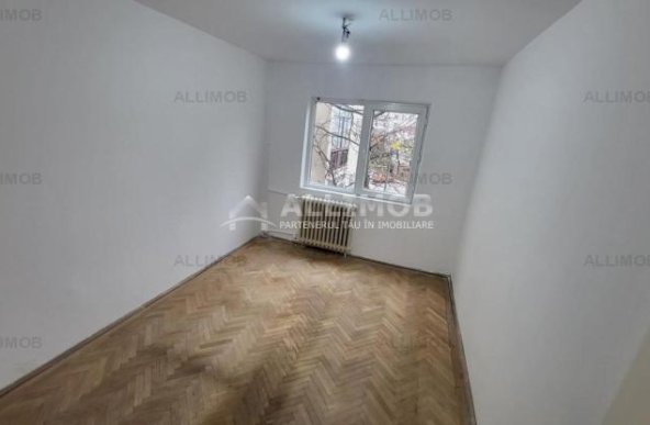 Apartament 3 camere, semidecomandat, zona Vest, Ploiesti