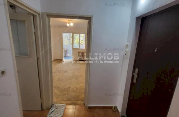 Apartament 3 camere, semidecomandat, zona Vest, Ploiesti