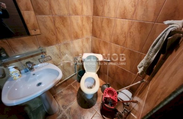 Apartament 4 camere, modificat in 3, ideal cabinet, zona 9 Mai, Ploiesti