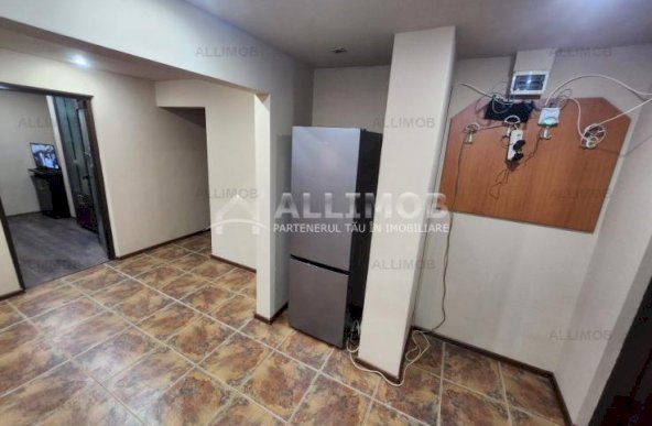 Apartament 4 camere, modificat in 3, ideal cabinet, zona 9 Mai, Ploiesti