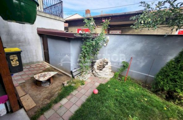 Vila cu 5 camere, zona Centrala, pivnita+parter+etaj+pod mansardat, Ploiesti