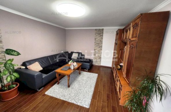 Vila cu 5 camere, zona Centrala, pivnita+parter+etaj+pod mansardat, Ploiesti