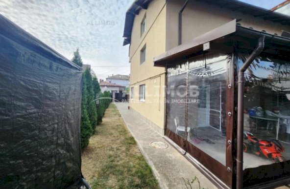 Vila cu 5 camere, zona Centrala, pivnita+parter+etaj+pod mansardat, Ploiesti