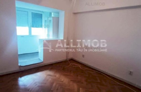 Apartament nemobilat 3 camere, zona ultracentrala