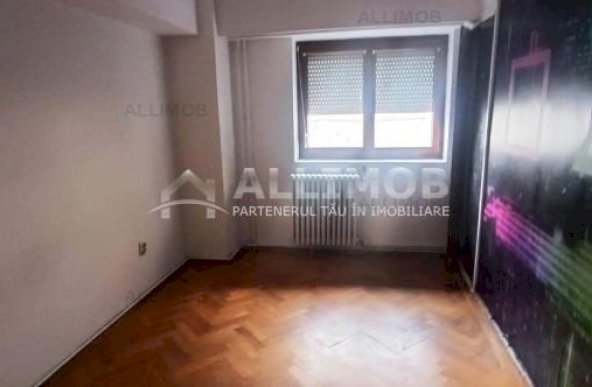 Apartament nemobilat 3 camere, zona ultracentrala