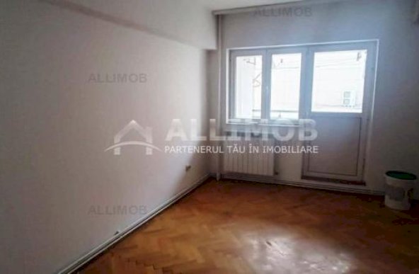 Apartament nemobilat 3 camere, zona ultracentrala