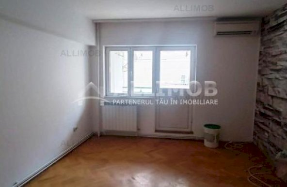 Apartament nemobilat 3 camere, zona ultracentrala