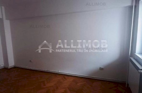 Apartament nemobilat 3 camere, zona ultracentrala