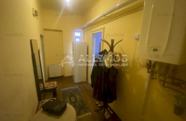 Apartament in vila zona Bulevardul Castanilor, suprafata utila 102 mp, 4 camere.